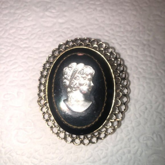 Vintage VICTORIAN Lady‎ Woman Cameo BROOCH Pin Granny Core - Picture 8 of 8